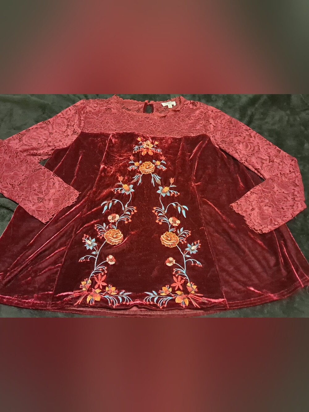 Umgee Velvet Embroidered Lace-Sleeve Women's Top in Burgundy Sz M